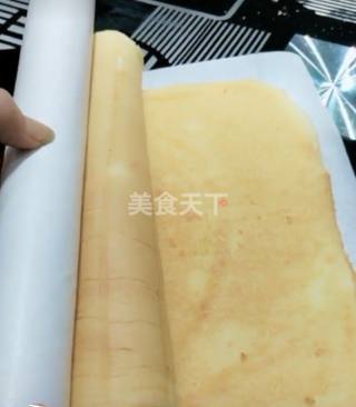 戚风蛋糕卷的做法步骤：14