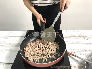 肉酱伊面+香菇玉米浓汤的做法步骤：9