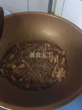 家常菜青椒炒肉的做法步骤：4